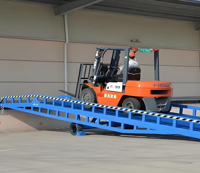 安源移动式卸货平台（叉车用）
